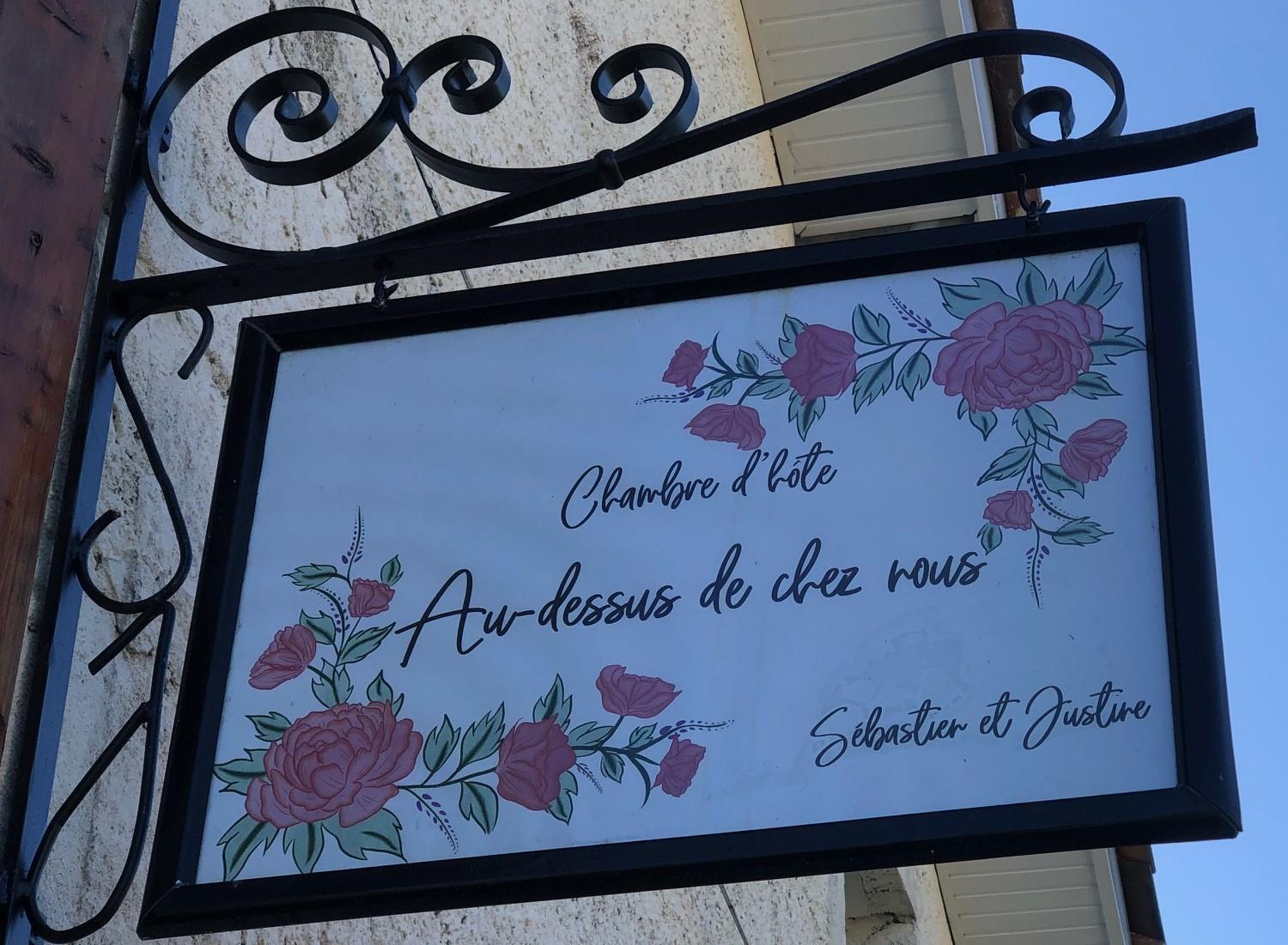 Au Dessus De Chez Nous Bed & Breakfast Doulezon Luaran gambar