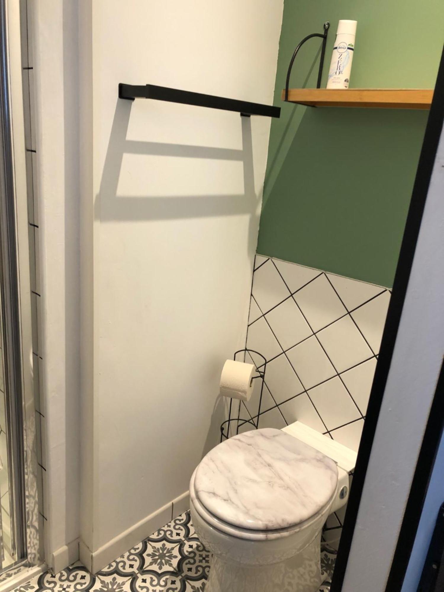 Au Dessus De Chez Nous Bed & Breakfast Doulezon Luaran gambar